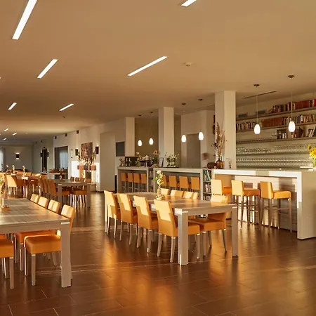 Henye Vendeghaz Hotel